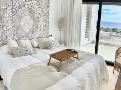 Viviendas de lujo en Sotogrande y La Alcaidesa en el Campo de Gibraltal 1- At Home Service - La Alcaidesa and Sotogrande Real Estate Agency